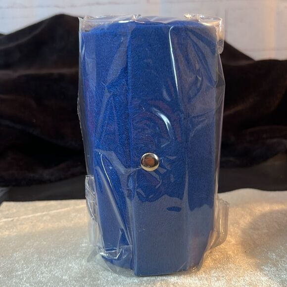 Blue Velvet Cylinder 3 Layer Jewelry Organizer - Picture 4 of 4